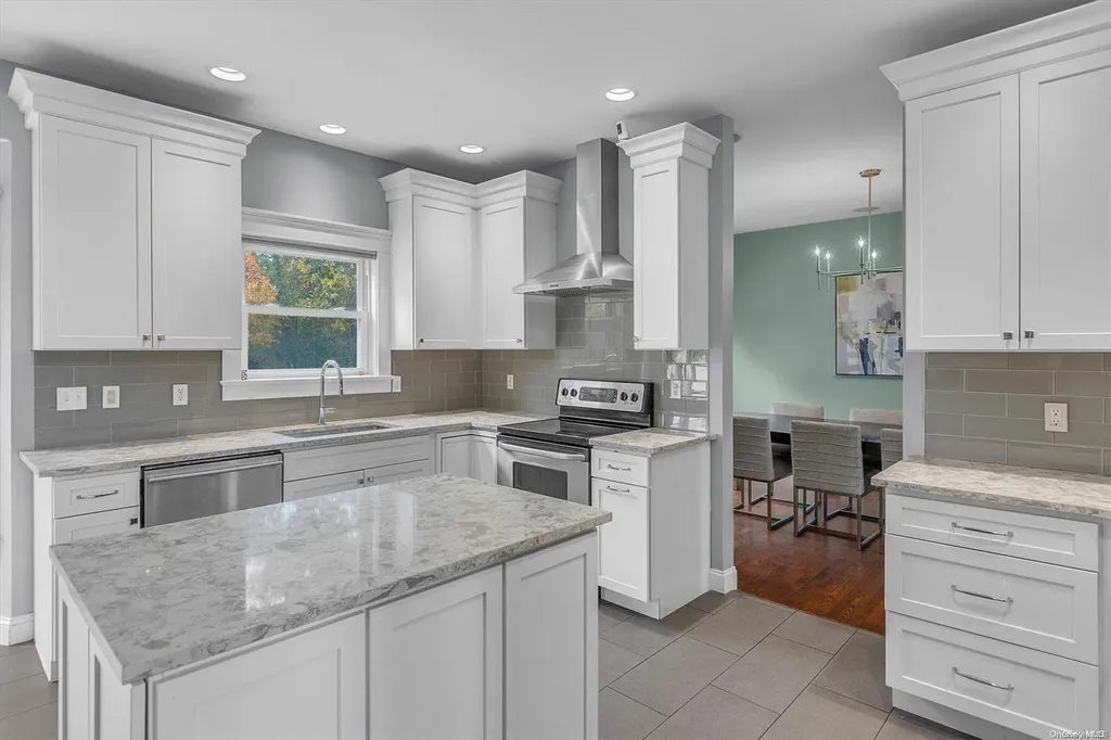 11 Debron Court Centereach NY 11720