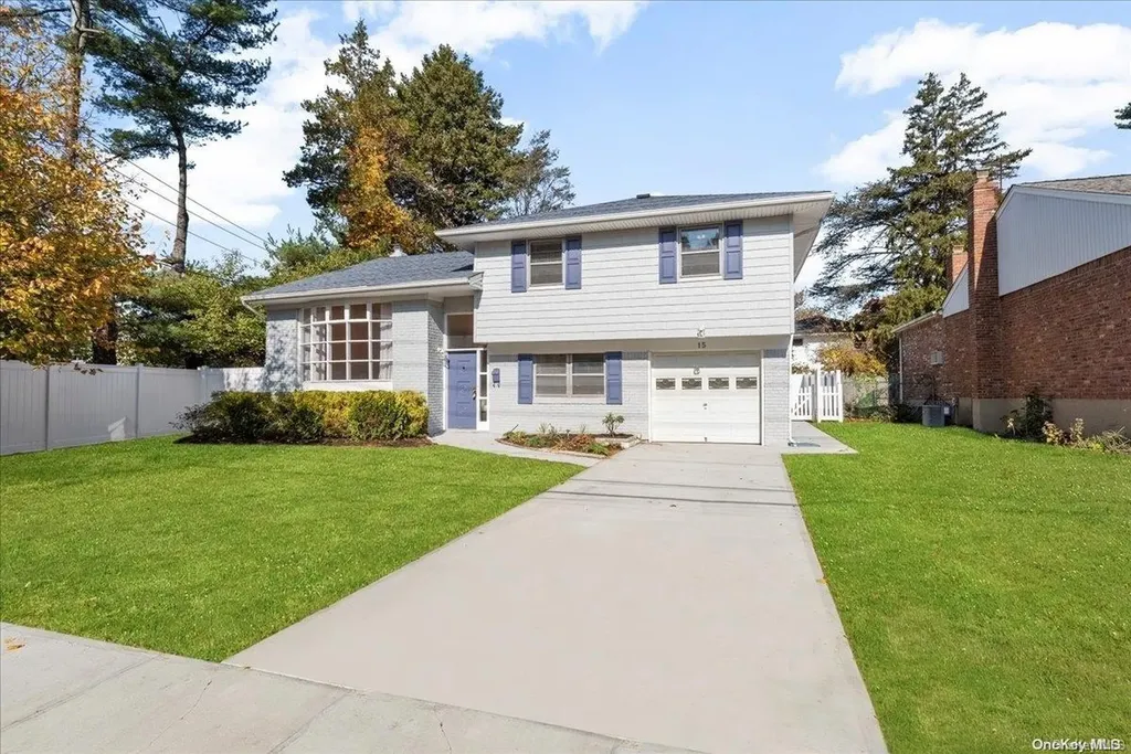 15 Starfire Court Hewlett NY 11557