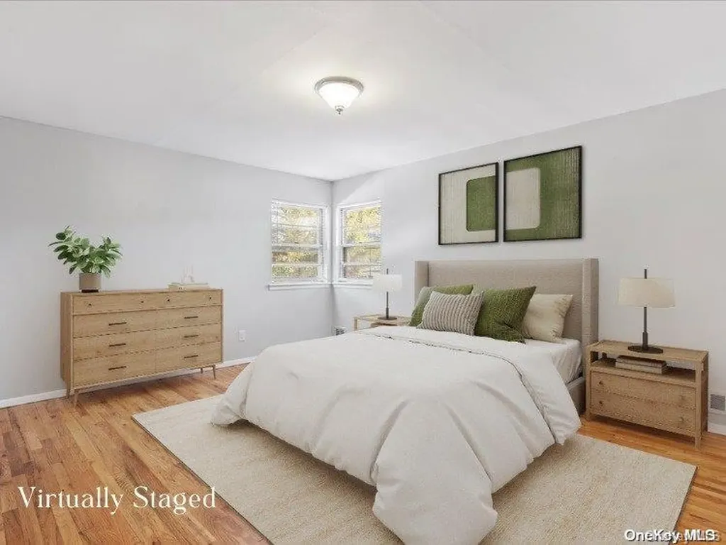15 Starfire Court Hewlett NY 11557