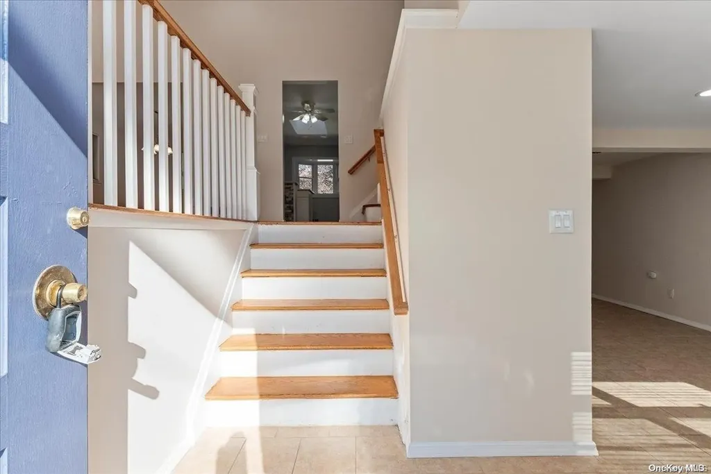 15 Starfire Court Hewlett NY 11557