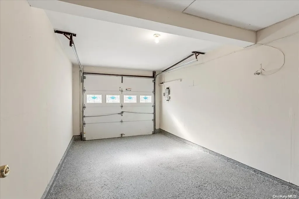 15 Starfire Court Hewlett NY 11557
