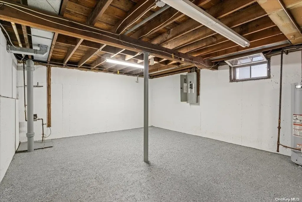 15 Starfire Court Hewlett NY 11557