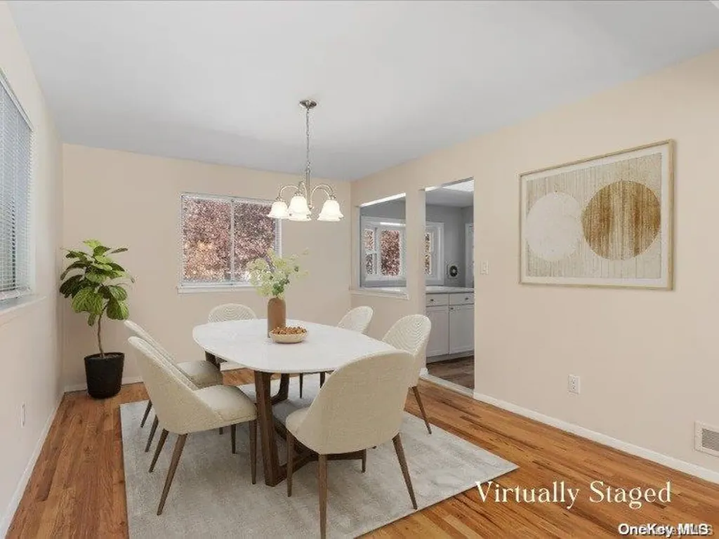 15 Starfire Court Hewlett NY 11557