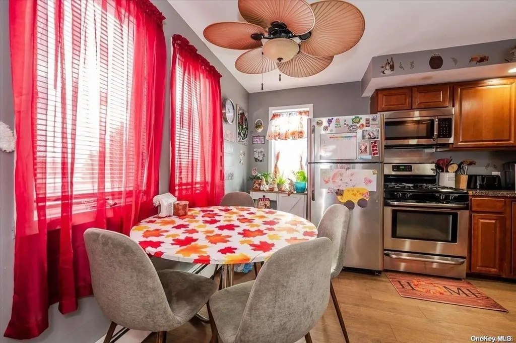 718 S 9th Street Lindenhurst NY 11757