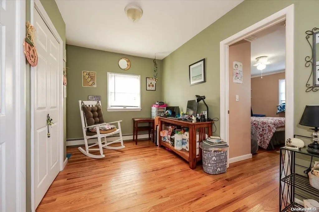 718 S 9th Street Lindenhurst NY 11757