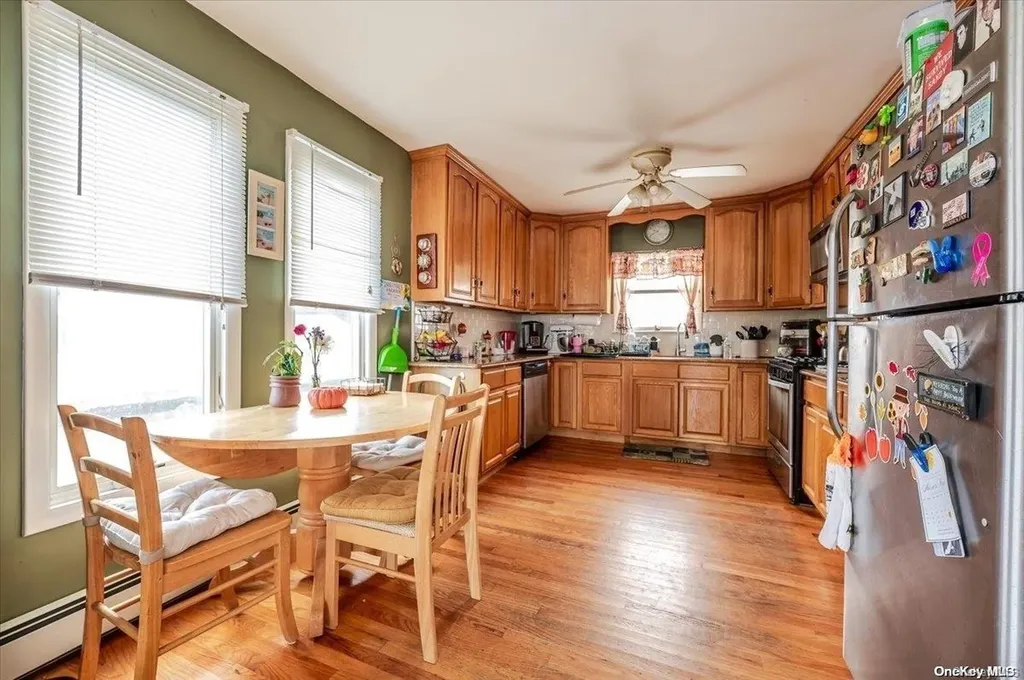 718 S 9th Street Lindenhurst NY 11757