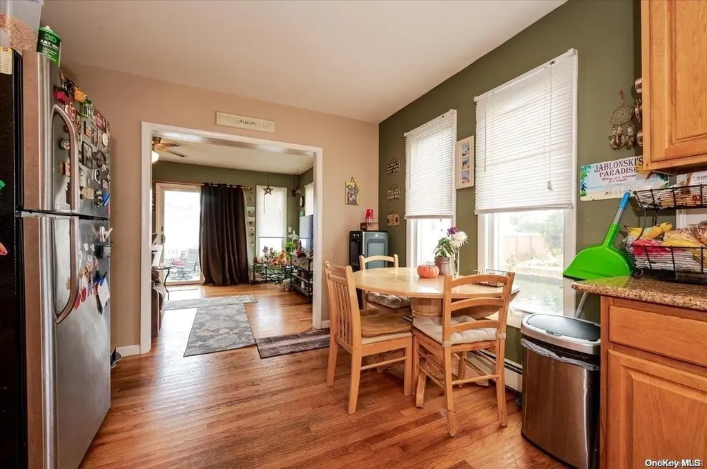 718 S 9th Street Lindenhurst NY 11757