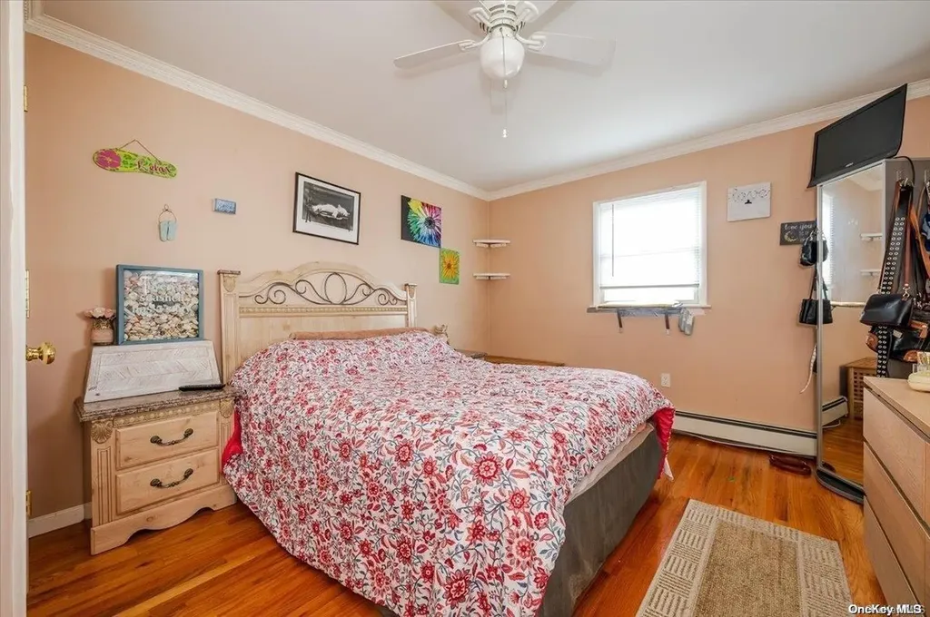 718 S 9th Street Lindenhurst NY 11757