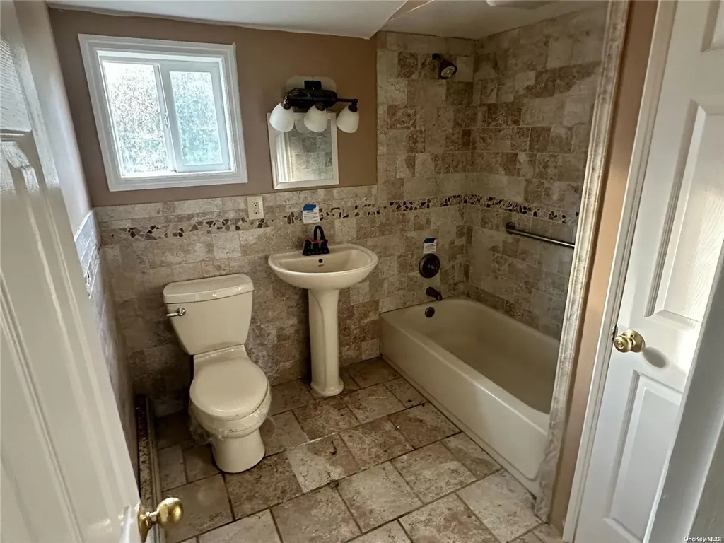 68 Tarpon Road Rocky Point NY 11778