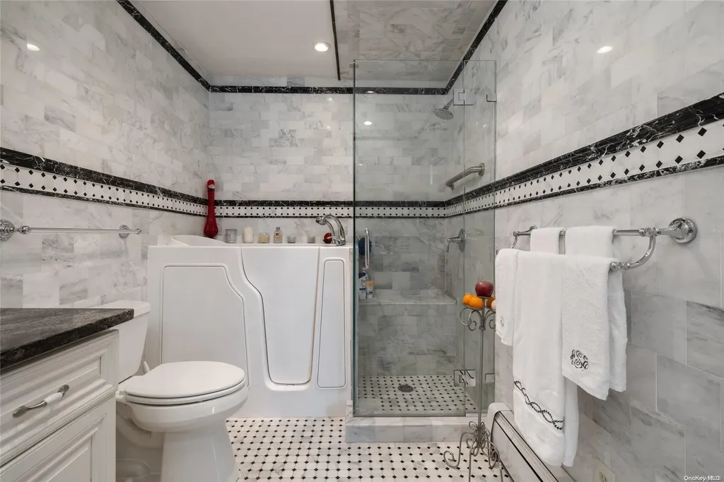 84 New Point Amityville NY 11701
