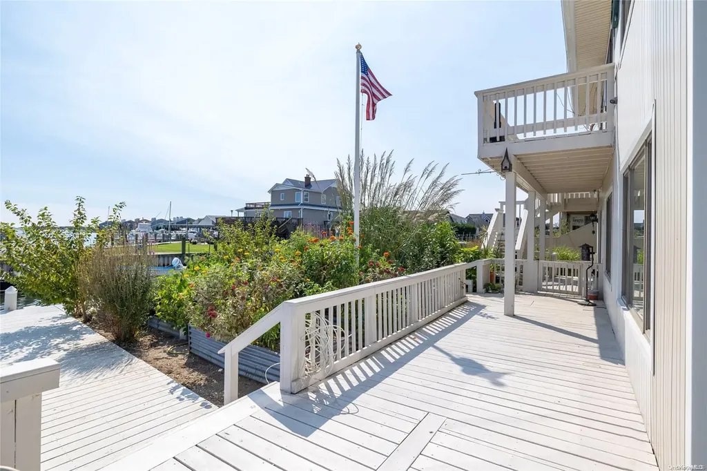 84 New Point Amityville NY 11701
