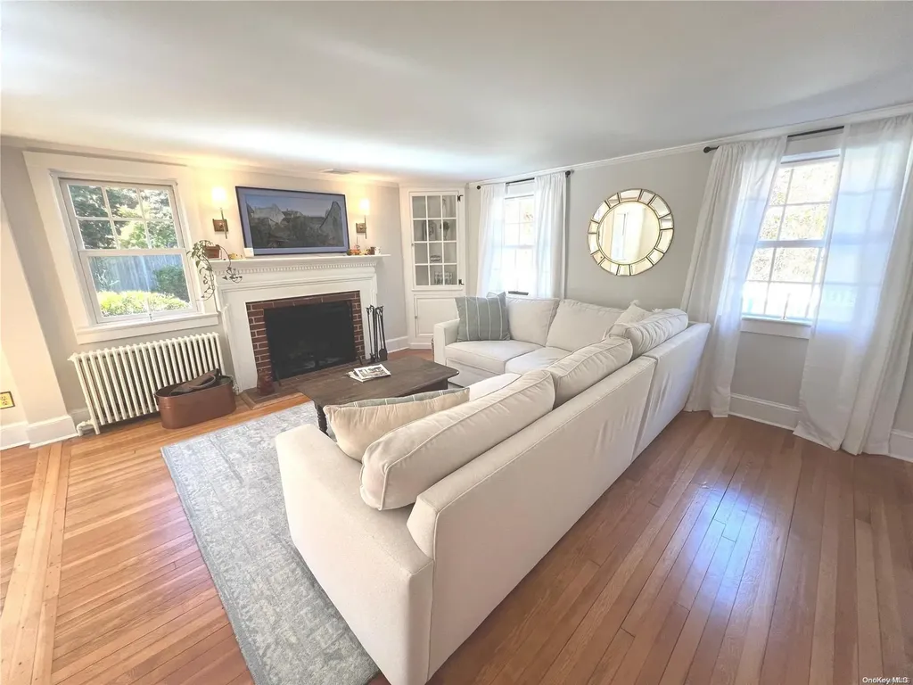 178 Harbor Road Stony Brook NY 11790