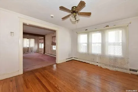 39 Walnut Avenue East East Farmingdale NY 11735