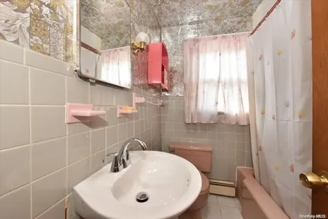 39 Walnut Avenue East East Farmingdale NY 11735