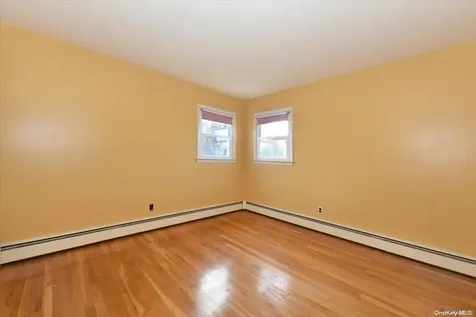 39 Walnut Avenue East East Farmingdale NY 11735