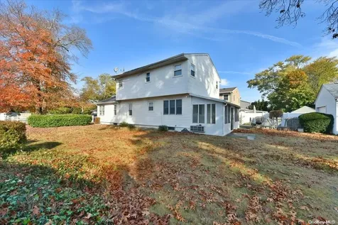 39 Walnut Avenue East East Farmingdale NY 11735