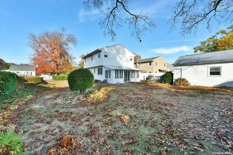 39 Walnut Avenue East East Farmingdale NY 11735