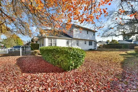 39 Walnut Avenue East East Farmingdale NY 11735