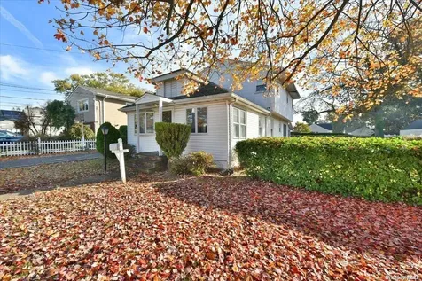 39 Walnut Avenue East East Farmingdale NY 11735