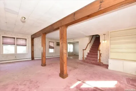 39 Walnut Avenue East East Farmingdale NY 11735