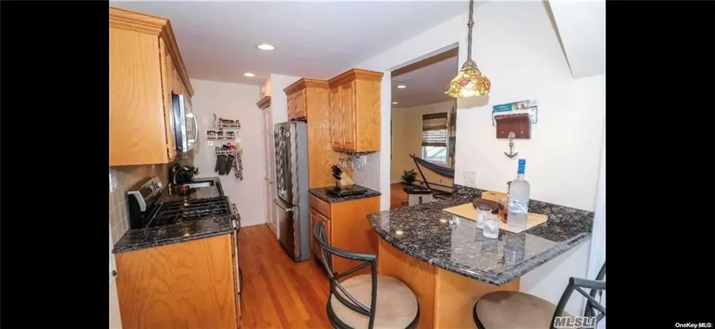 744 S 9th Street Lindenhurst NY 11757