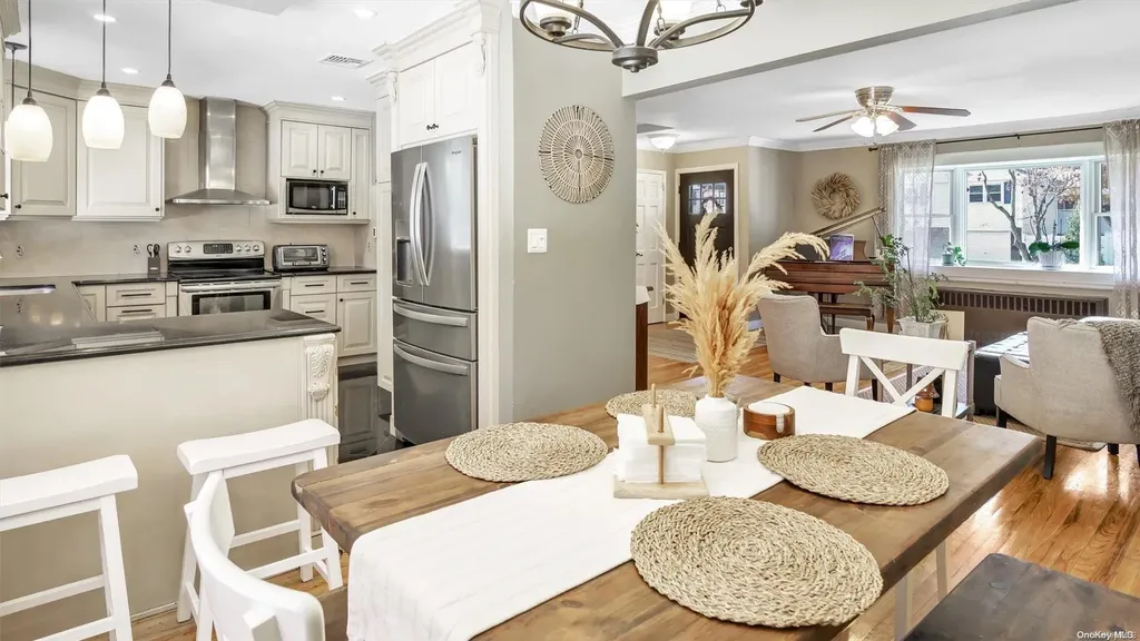 20 Eleanor Road Plainview NY 11803