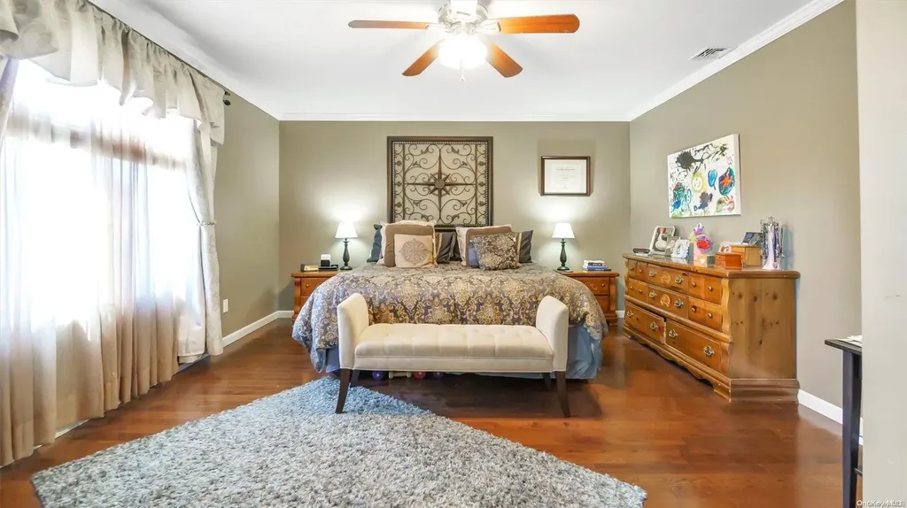 20 Eleanor Road Plainview NY 11803