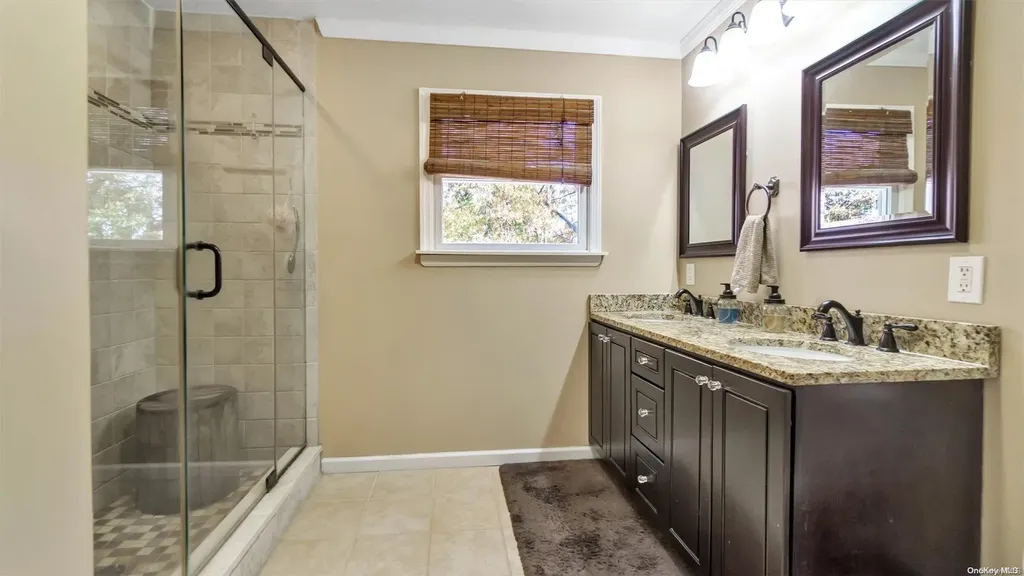 20 Eleanor Road Plainview NY 11803