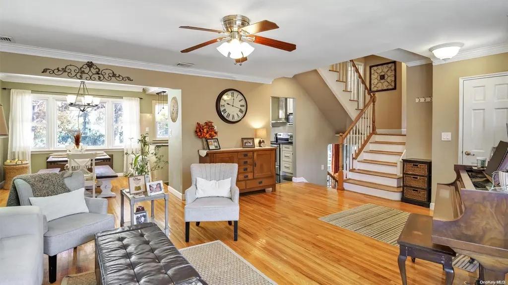 20 Eleanor Road Plainview NY 11803