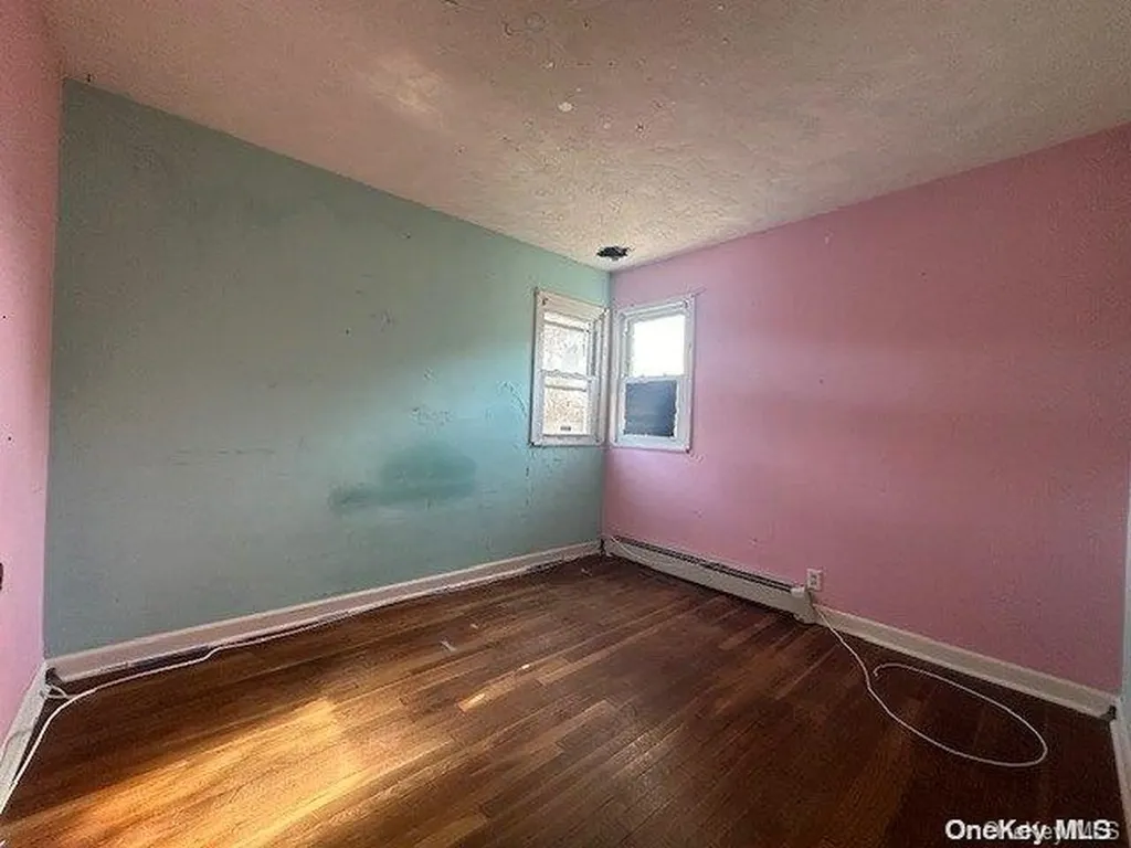 37 Gladstone Avenue West Islip NY 11795