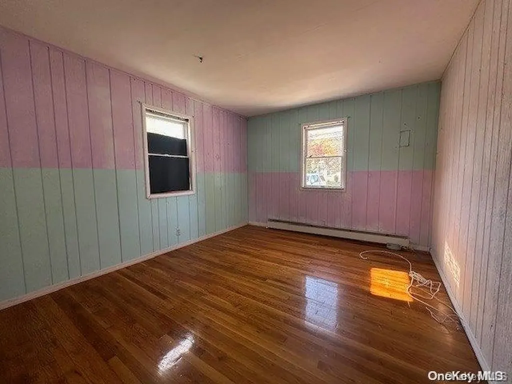 37 Gladstone Avenue West Islip NY 11795