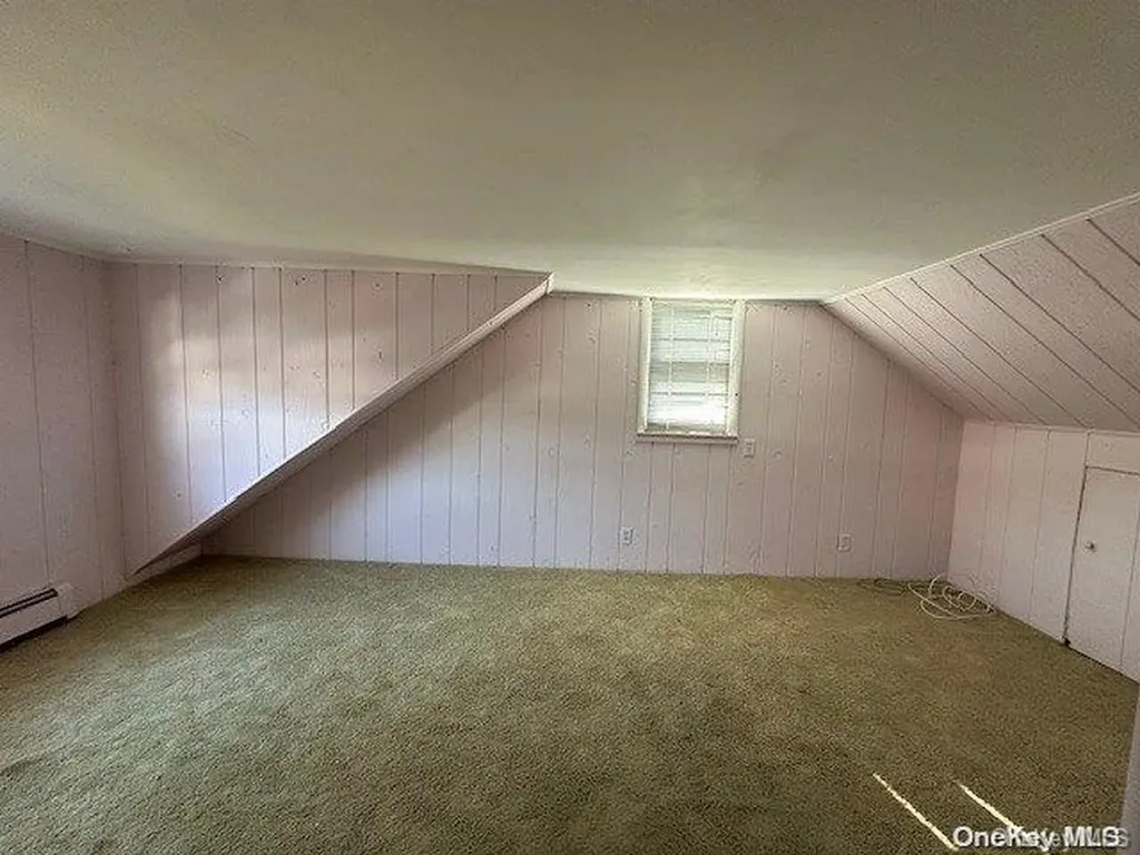 37 Gladstone Avenue West Islip NY 11795