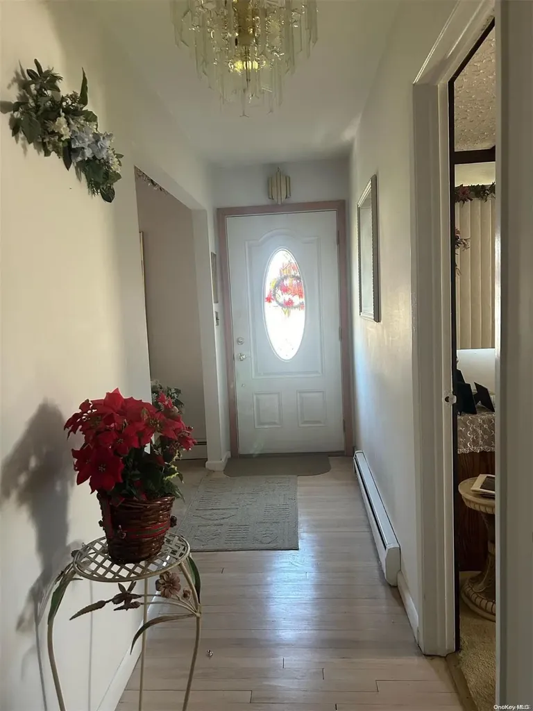 284 Irving Avenue Deer Park NY 11729