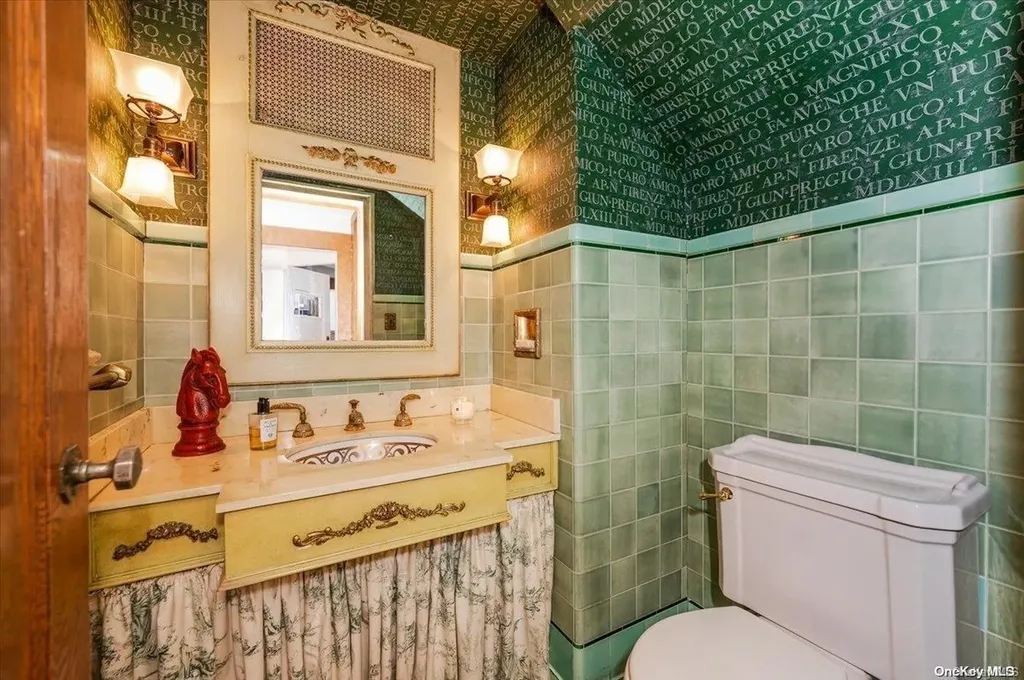 63 Wensley Drive Great Neck NY 11020