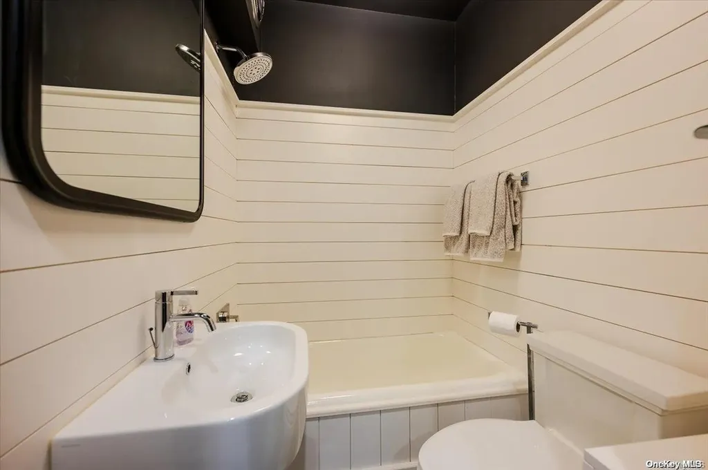 63 Wensley Drive Great Neck NY 11020