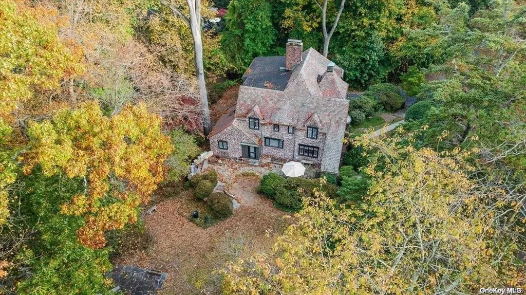 63 Wensley Drive Great Neck NY 11020