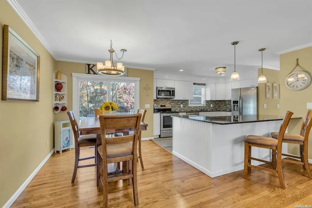 87 Lolly Lane Centereach NY 11720