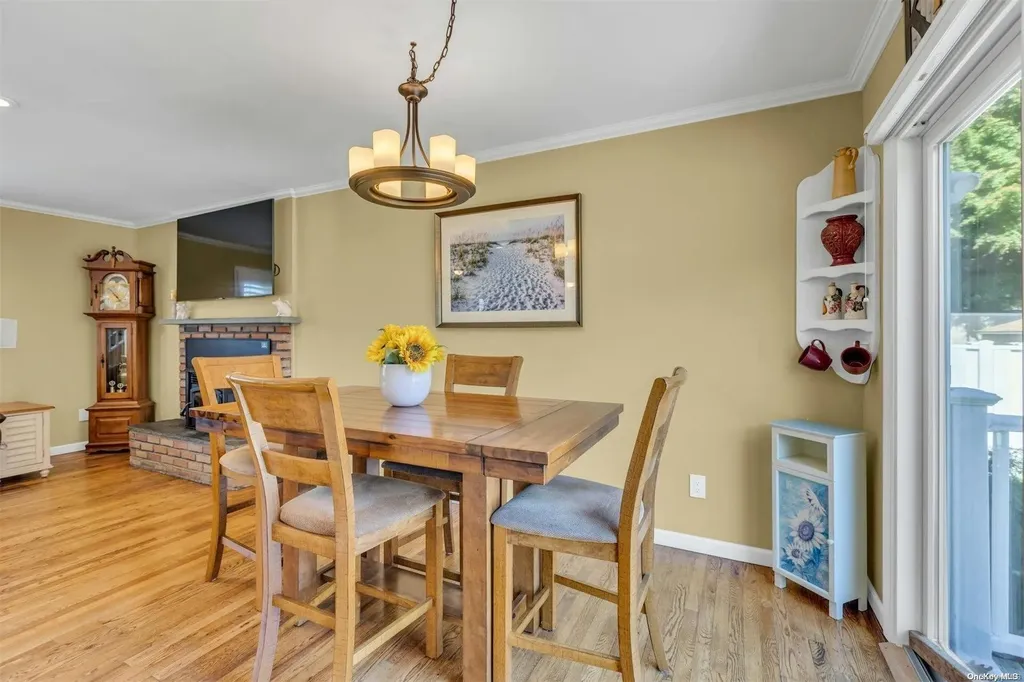 87 Lolly Lane Centereach NY 11720