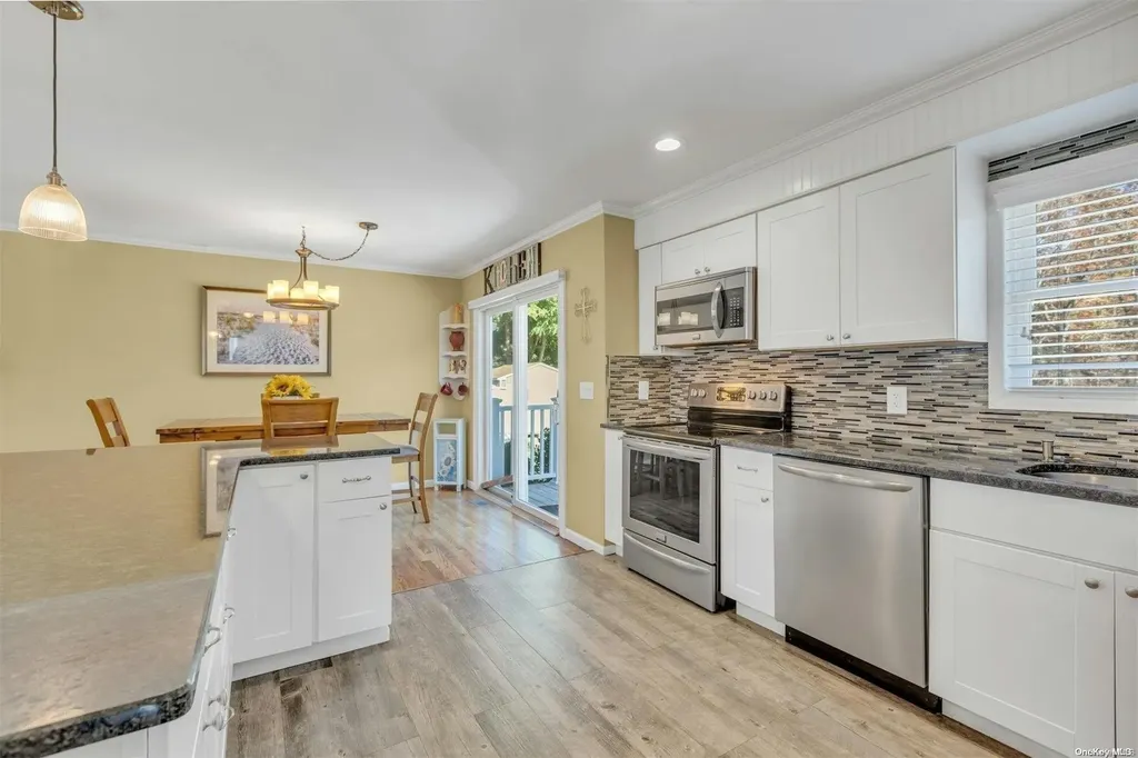 87 Lolly Lane Centereach NY 11720