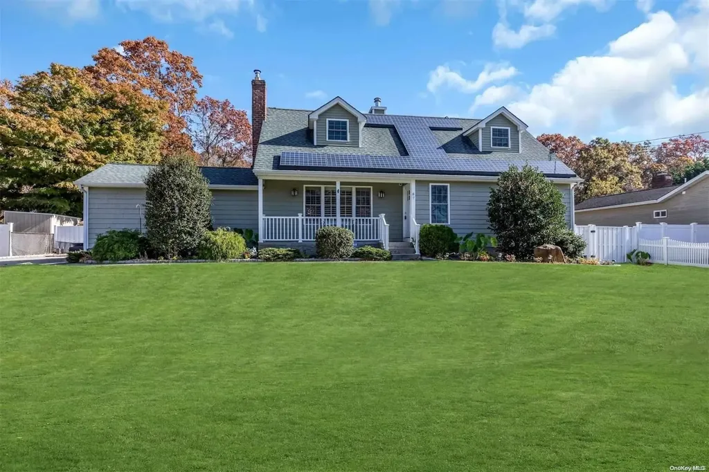 87 Lolly Lane Centereach NY 11720