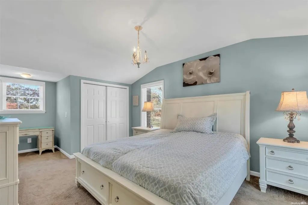 87 Lolly Lane Centereach NY 11720