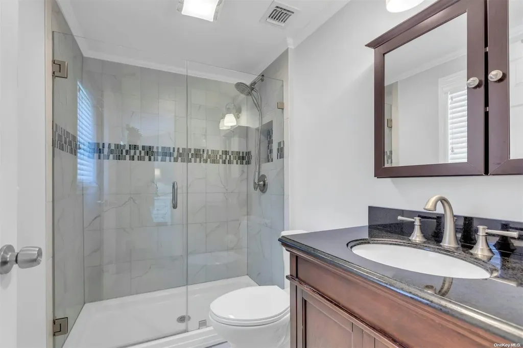 87 Lolly Lane Centereach NY 11720