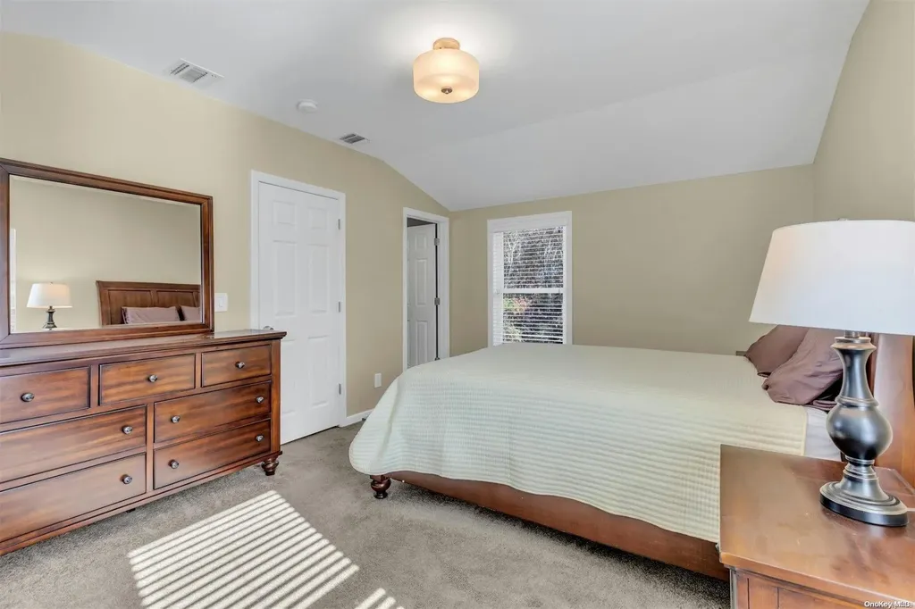 87 Lolly Lane Centereach NY 11720