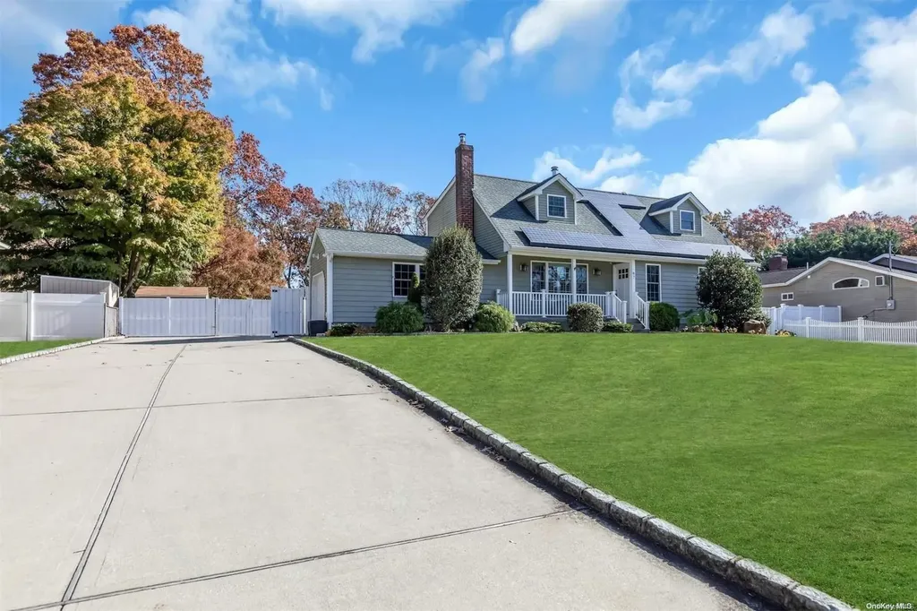 87 Lolly Lane Centereach NY 11720