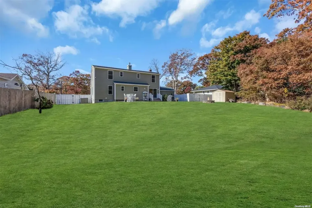 87 Lolly Lane Centereach NY 11720