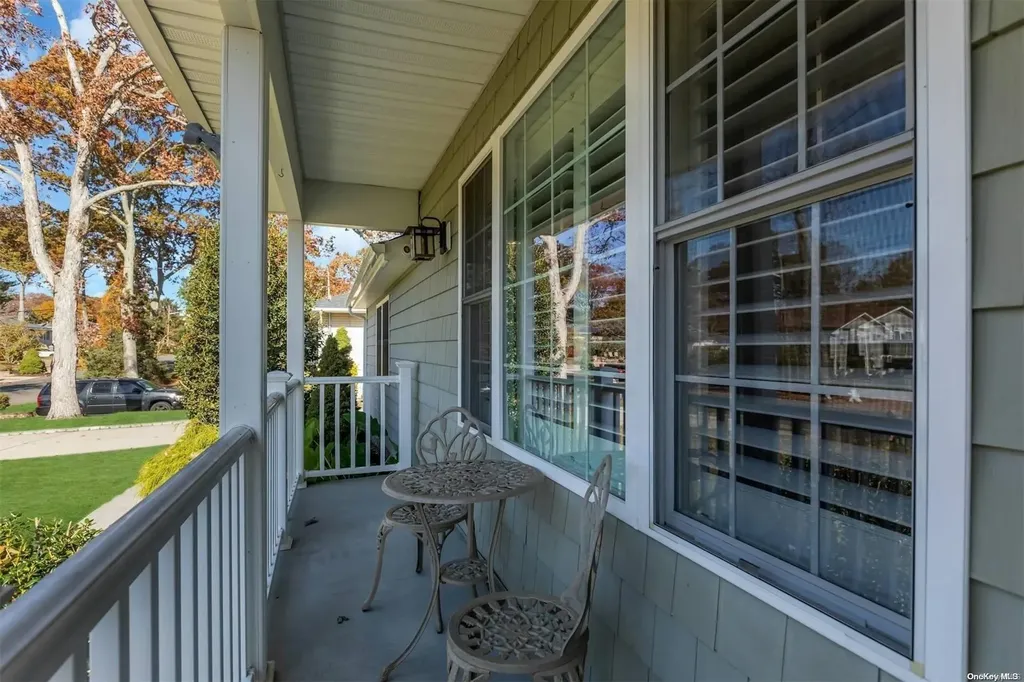 87 Lolly Lane Centereach NY 11720