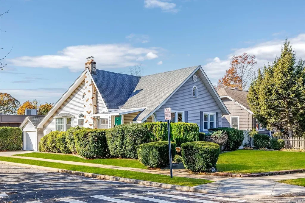 34 Central Parkway Merrick NY 11566