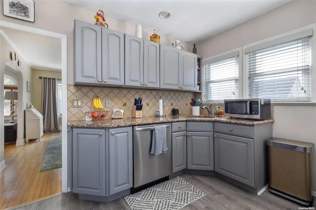 34 Central Parkway Merrick NY 11566