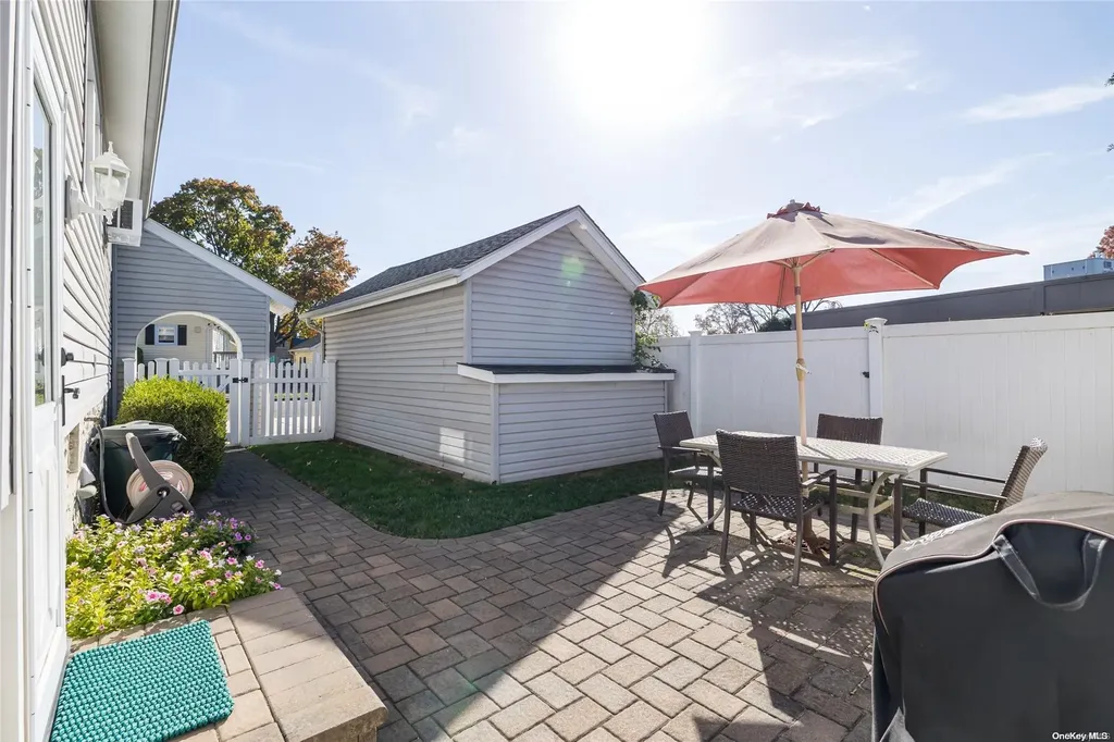 34 Central Parkway Merrick NY 11566