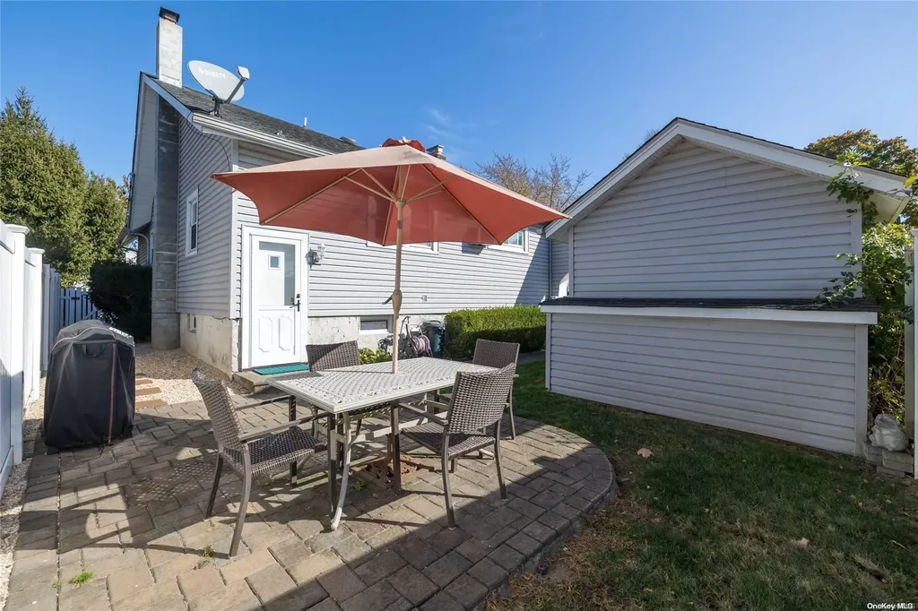 34 Central Parkway Merrick NY 11566